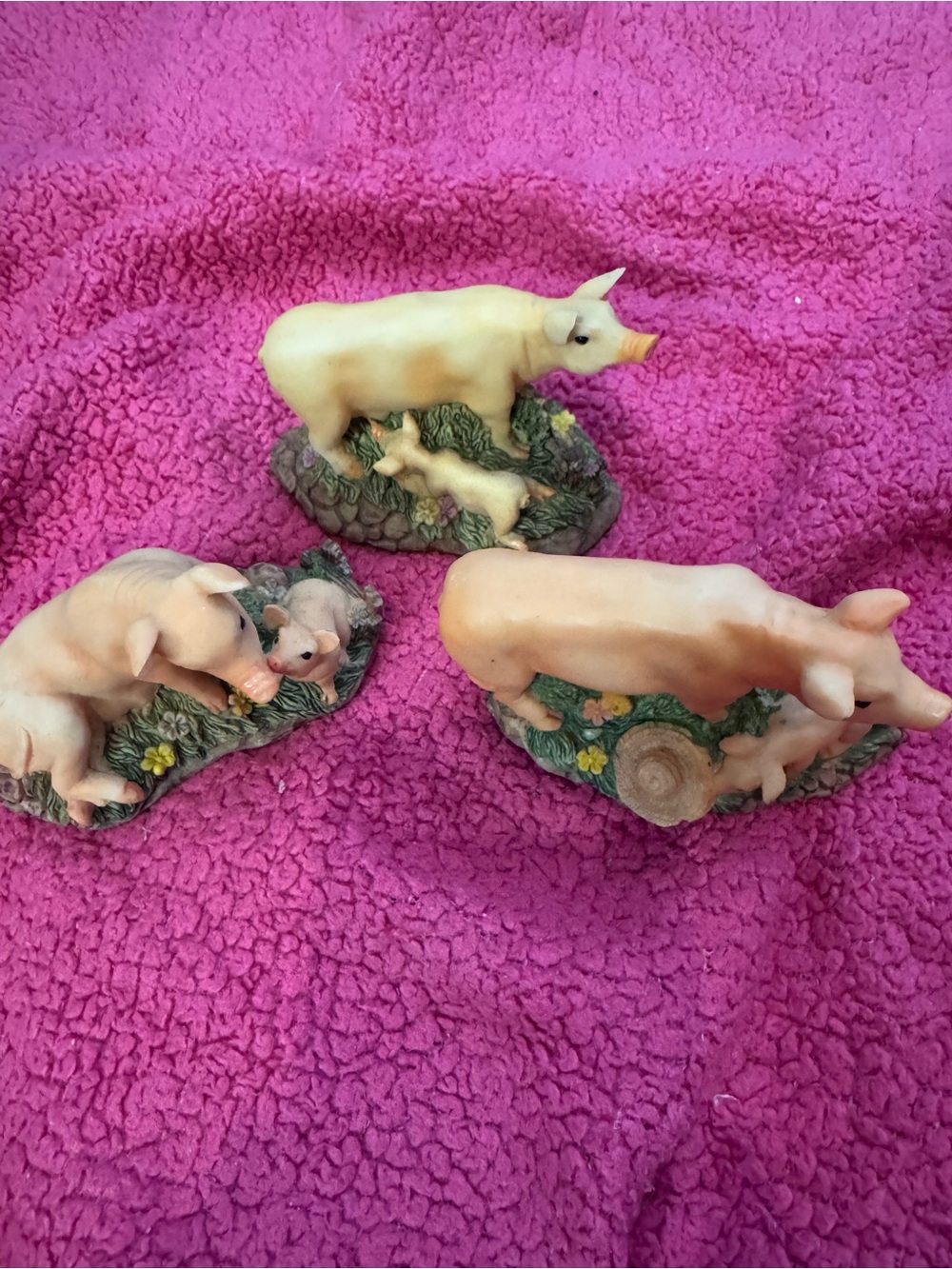 Decorative Pink Pig Figurine Set
